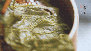 出鍋后撒上蔥花就可以啦。