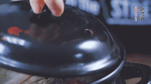 大火煮沸后，小火慢燉1～1.5個小時。