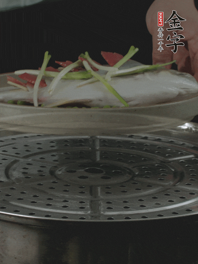 水開(kāi)后，大火上鍋蒸8～10分鐘。