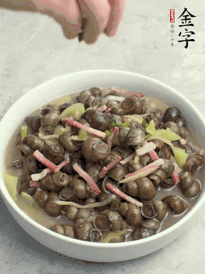 出鍋，撒點蔥花。