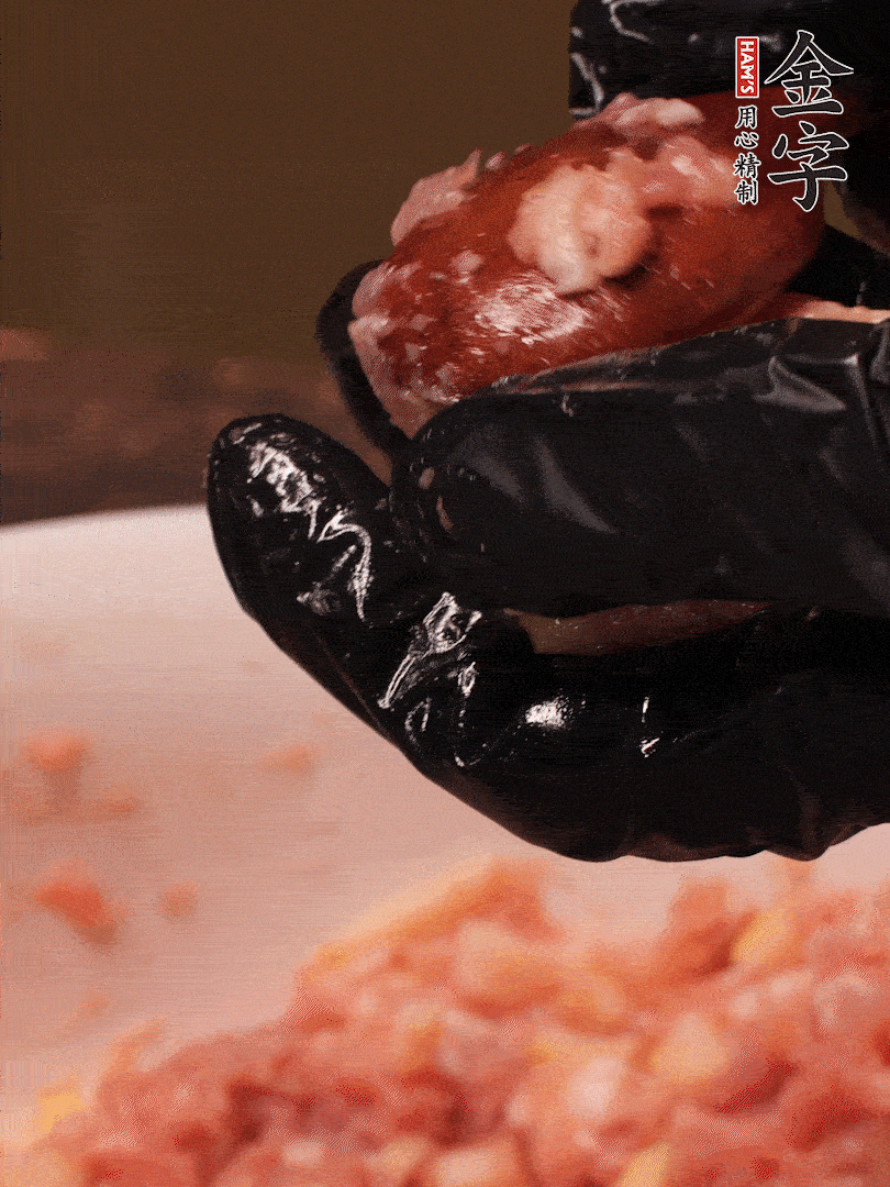 攪拌上勁，15g食用油，再攪拌一下，分成30g小圓球，冰凍1小時